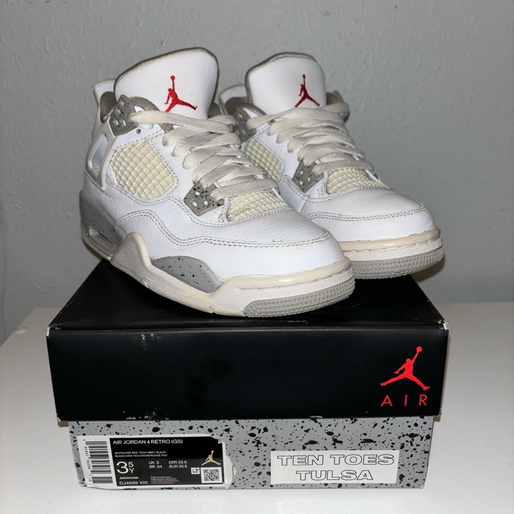 Jordan 4s white Oreos size 5